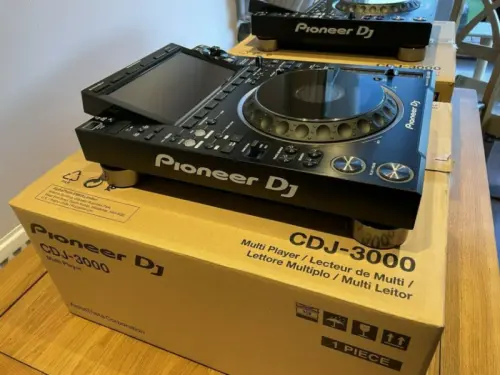 Pioneer CDJ-3000, Pioneer DJM-A9 , Pioneer DJM-V10 à Malaga, ESPAGNE