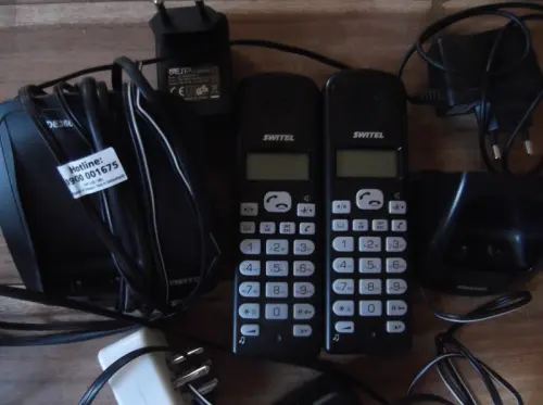 2 téléphones Switel DE3662 à Thônex
