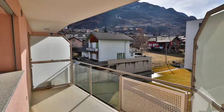 Appartement de 4 pieces à proximité des commodités et de la gare