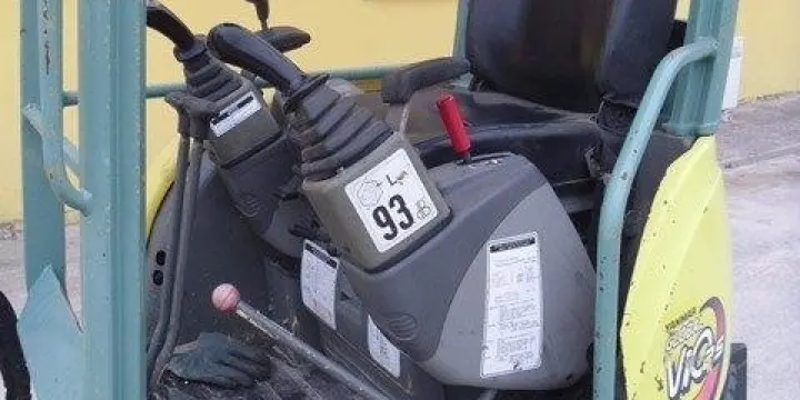 Mini pelle Yanmar VIO 25