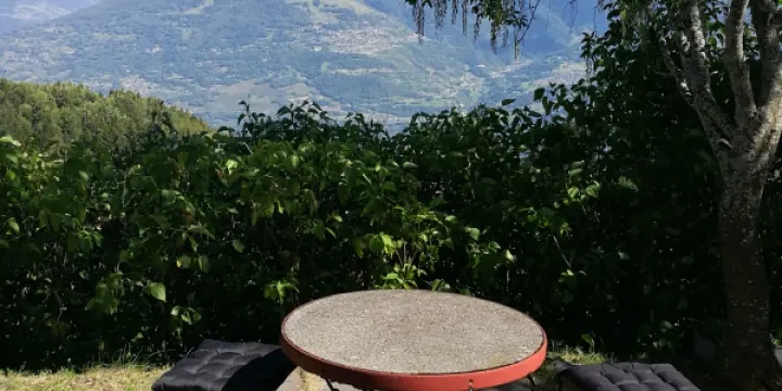 Chalet typique dans un écrin de verdure