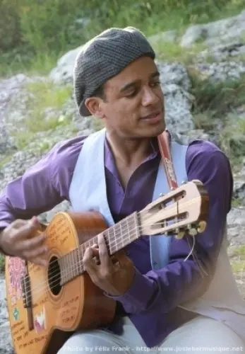 N'apprenez pas la guitare ! à Fontaines