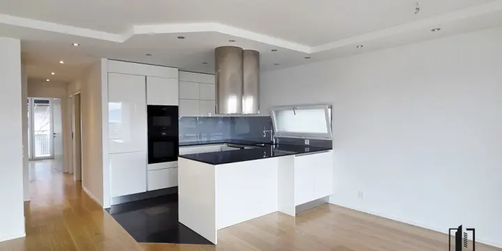 Spacieux appartement de 4.5 pièces avec balcon