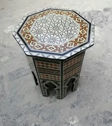 Table de thé style Arabesque décoré avec du nacre à Tunis