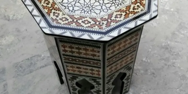 Table de thé style Arabesque décoré avec du nacre