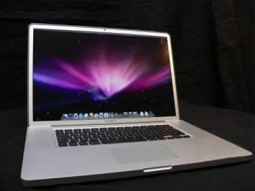 /// Apple Power Book Pro 17''///  à Corminboeuf