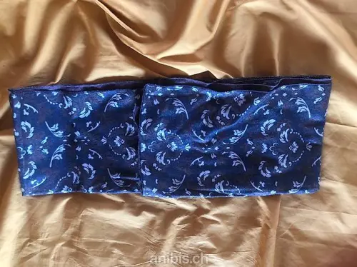 Echarpe bleue Devred neuve à Nyon