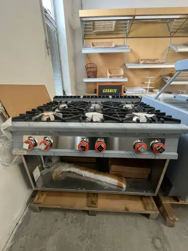 Cuisinière à gaz 6 feux 120x90x90h NEUVE LOTUS à Salzano (VE)