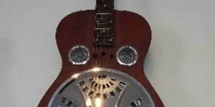 Guitare Resonator DOBRO electro-acoust.
