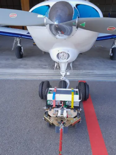 Tracteur électrique pour avion léger à Yverdon-les-Bains