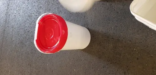 Bidons de 15 à 20 litres à Dudingen