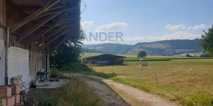 Ancien rural avec fort potentiel en zone calme
