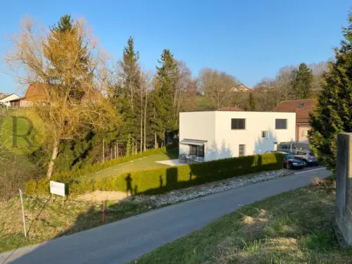 Grande villa familiale de 7,5 pièces avec studio indépendant à Villarlod