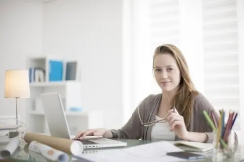 Le manager en ligne pour le travail avec les clients. à Genève
