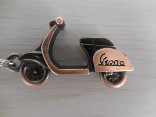 Porte-clés, porte-clefs, moto, scooter, vespa à Meyrin