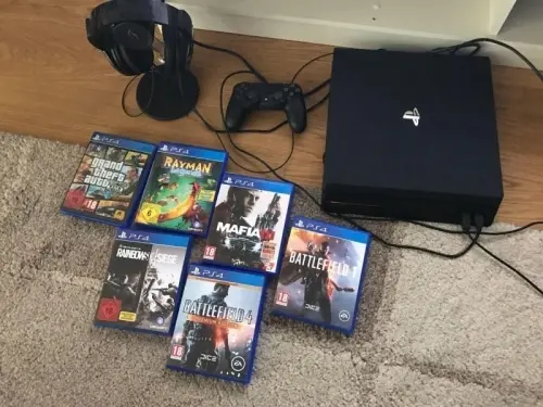 PlayStation 4 Pro avec accessoires à St-Gall