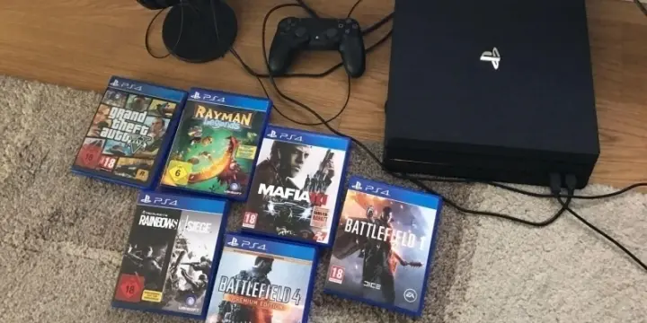 PlayStation 4 Pro avec accessoires