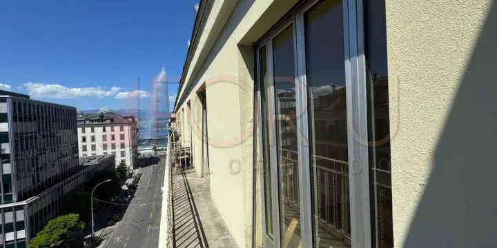 Bel appartement 4.5 pièces aux Eaux-Vives (/!\ pas d'ascenseur)