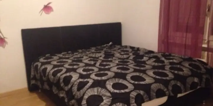 Chambre à coucher très bon état 