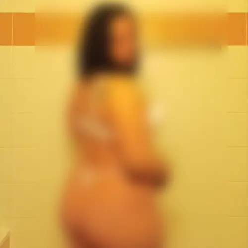 Contenu x belle jeune femme au Mont-sur-Lausanne