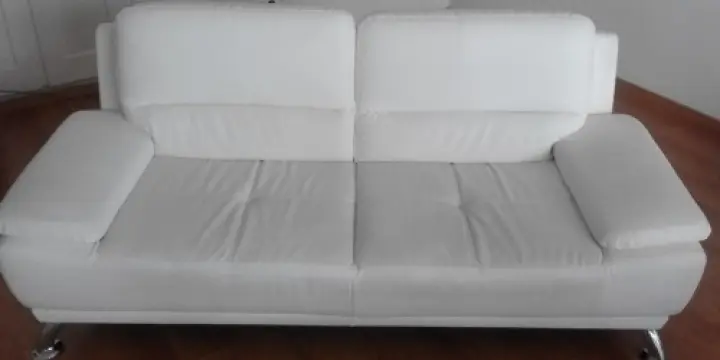 Beau et Moderne canapé CUIR Blanc