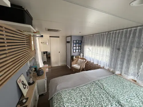 Caravane Hobby "Loft" cosy – Vue campagne, sans vis-à-vis – Camping des Cases, Forel (Lavaux)