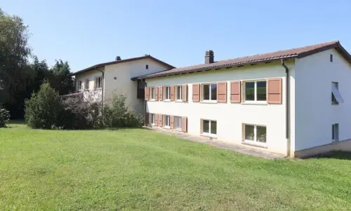 Sur les hauts de Porrentruy, domaine de 12 pièces à vendre à Porrentruy