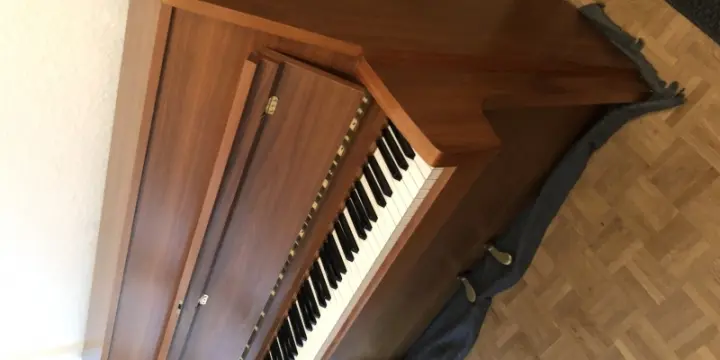 Piano très bonne états