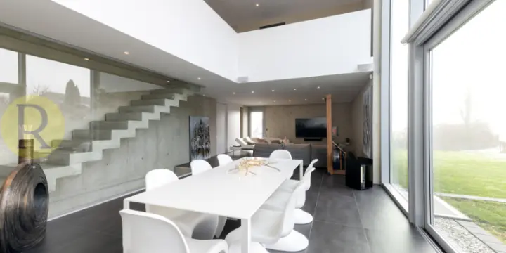 Propriété d'exception - villa d'architecte de 9 pièces