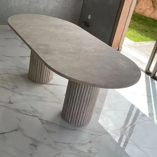 Table en travertin à Genève