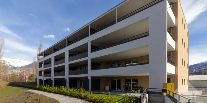 Appt 3.5 pces de 105 m2 avec grand balcon