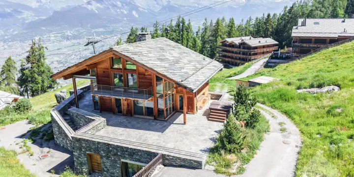 Magnifique chalet de grand standing directement sur les pistes de ski