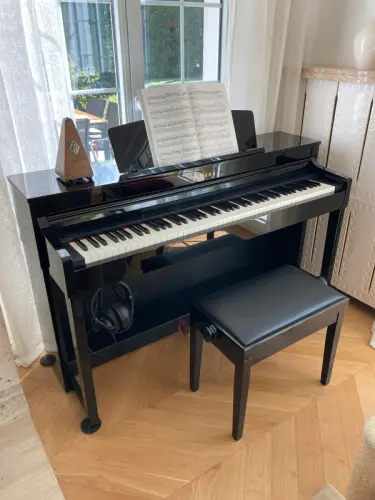 Piano numérique classique à Thônex