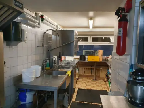 Restaurant à remettre entièrement équipé à louer