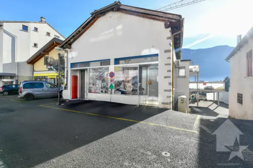 Deux locaux commerciaux au coeur de Fully à Fully
