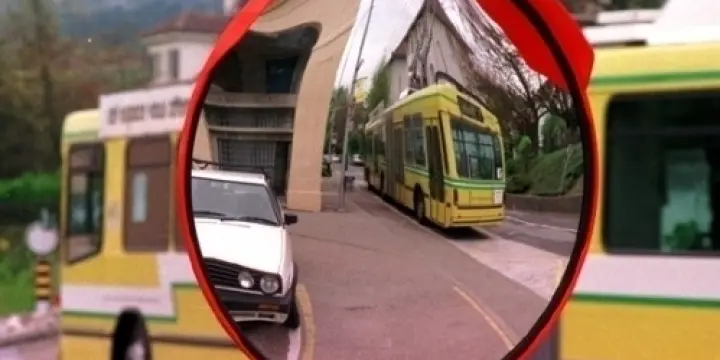 Miroir routier pour sortie de propriété