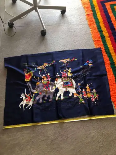 Tenture brodée éléphants Asiatique 97 x 70 cm à Nyon