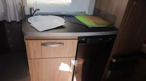 Caravane Eriba Nova L 470 à Monthey