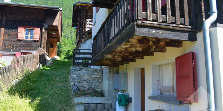 Appartement de 3,5 pièces de 80 m2 sur 2 étages, vue sur les alpes