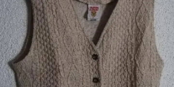 Gilet beige avec motifs