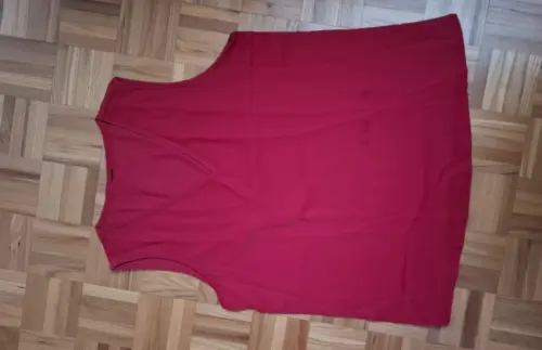 Top Shein bordeaux à Moutier