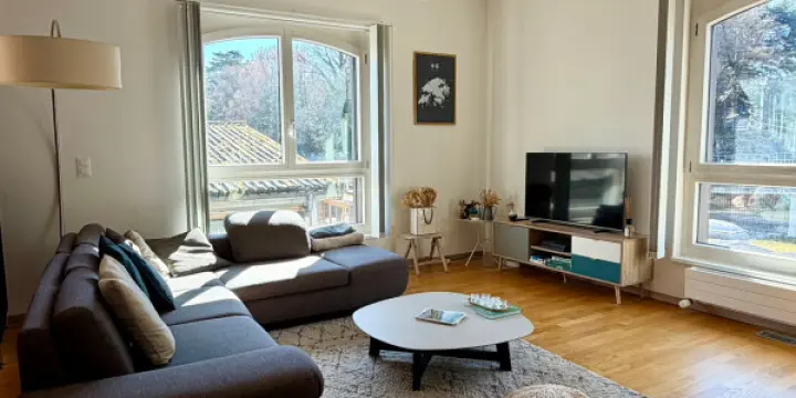 Loft moderne de 90 m², très lumineux.