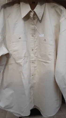 Chemise NEW oversize UNIQLO casual beige taille S/M à Genève