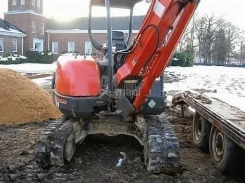 Mini pelle Kubota KX 121-3 à yverdon-les-bains