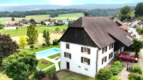Superbe ferme rénovée de 7 pièces à Courtedoux à Courtedoux