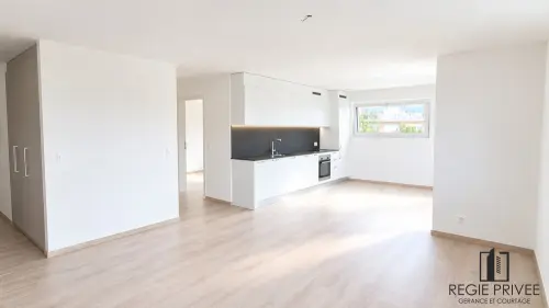 Appartement de 2.5 pièces au 1er étage avec balcon