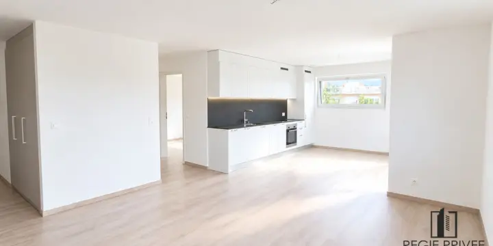 Appartement de 2.5 pièces au 1er étage avec balcon
