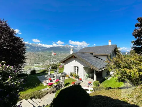 Superbe villa familiale avec vue panoramique à Salins