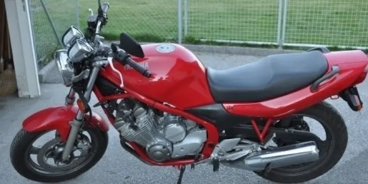 YAMAHA XJ 600 N faible kilometrage non b