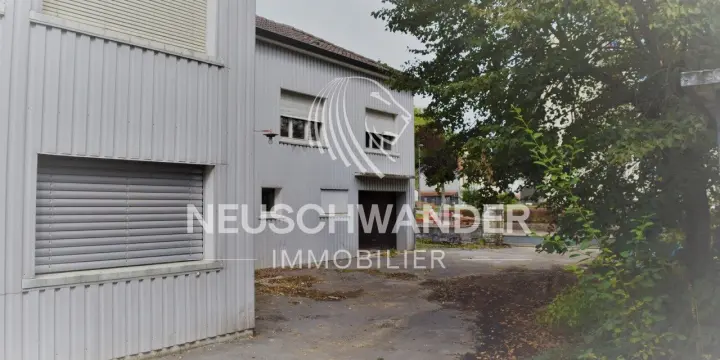 À vendre à Porrentruy grands locaux de 4'211 m2